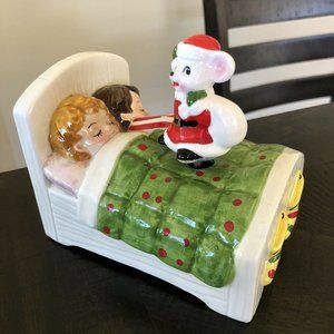Vtg Japan Christmas MUSIC BOX Sleeping Mouse Bed
